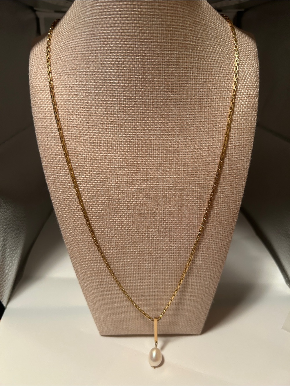 Ann Taylor box style chain white freshwater pearl gold tone classic office chic